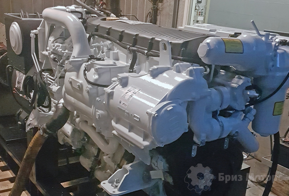 Два судовых дизель-генератора мощностью 250 кВА с двигателями Iveco